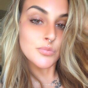 Meet your Posher, Brittney